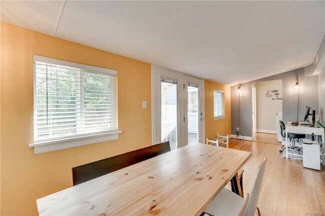 Building Photo - Sauer's Garden Gem: Lovely 3 Bedroom, 1.5 ...