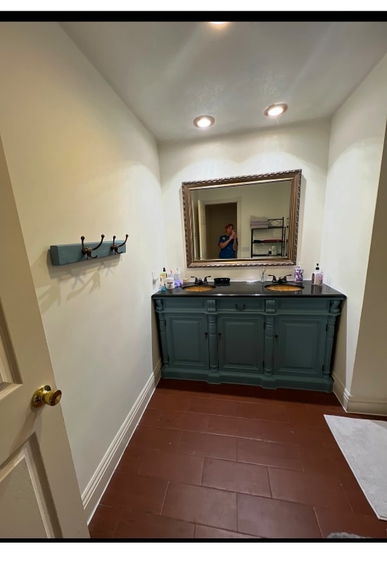 Building Photo - 29377 Maes St