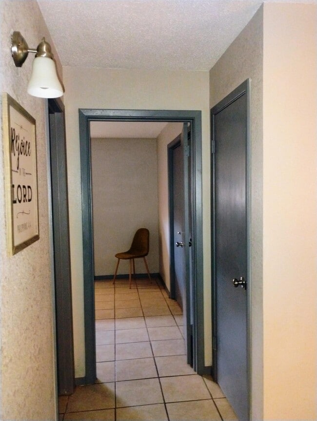 Building Photo - 710 W Cantu Rd