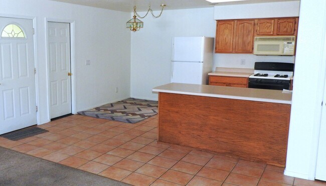 Building Photo - K-1014