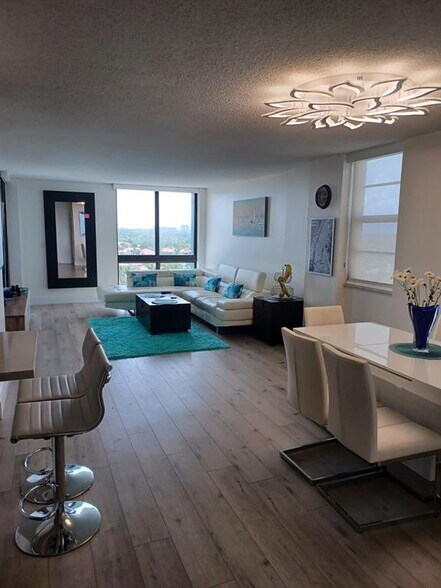 Building Photo - 1600 S Ocean Dr