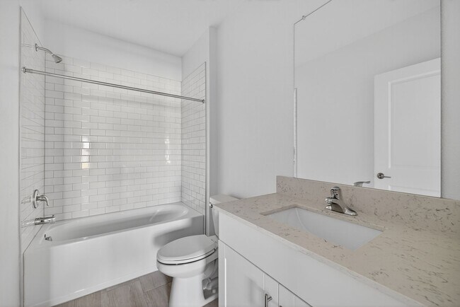 Building Photo - Brand New 6-Bed Available Now!