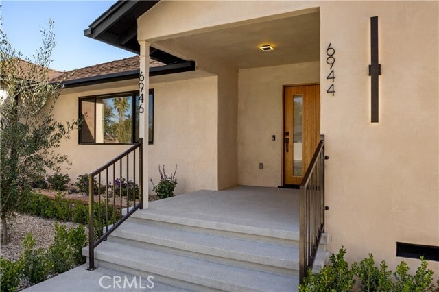 Building Photo - 6948 Amestoy Ave