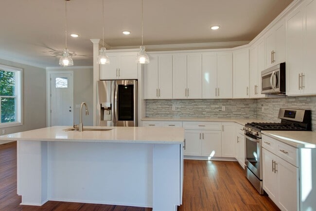 Building Photo - 515 Westboro Dr