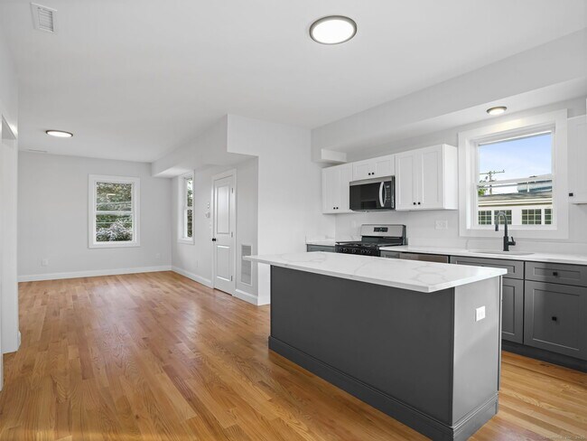 Building Photo - 3 Seaview Ave