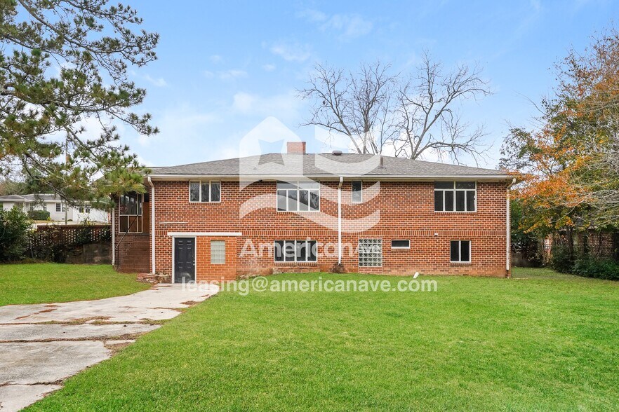 Building Photo - 290 Lilly Ave