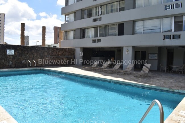 Building Photo - Five Regents - Studio w/ full kitchen, 1 prkg. (Salt Lake)