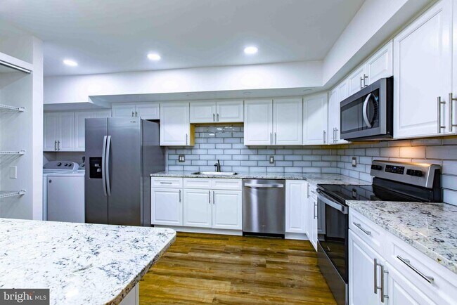 Building Photo - 1 Stonehenge Cir