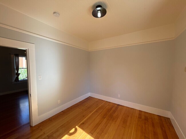 Building Photo - Charming Home on Cul-de-Sac w/Jacuzzi, Fireplace, Garage || Minutes from Downtown Napa!