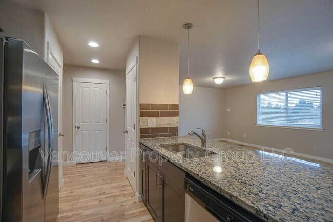 Building Photo - 7428 NE 62nd St