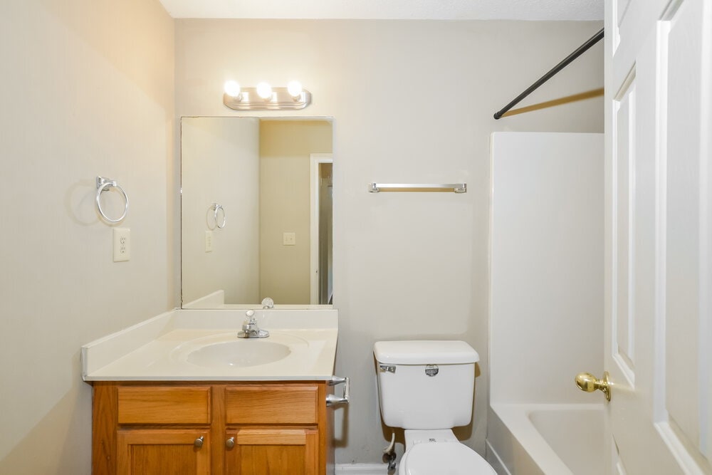 Building Photo - 6929 Country Walk Dr