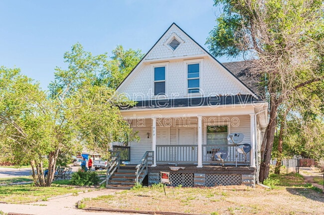 Primary Photo - 929 5th St