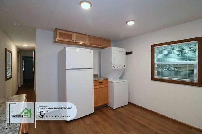 Building Photo - 4083 Notre Dame Ave