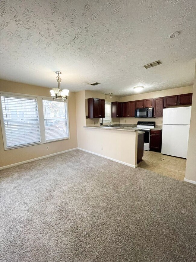 Building Photo - 2 Bedroom 2 Bathroom Condo