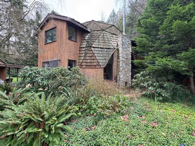 Building Photo - Gorgeous Samish Island Home Available