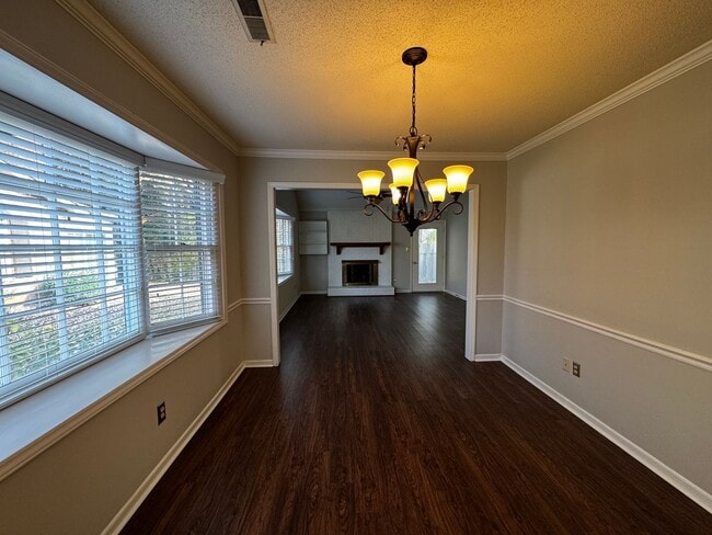 Building Photo - 135 Chrisfield Cir