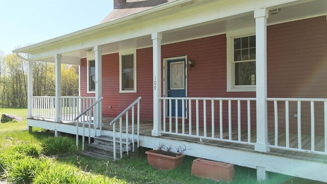 Building Photo - 109 N Hollow Rd