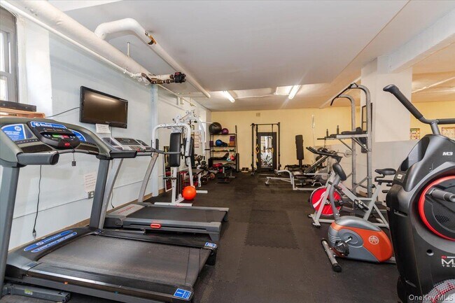 Building Photo - 3875 Waldo Ave