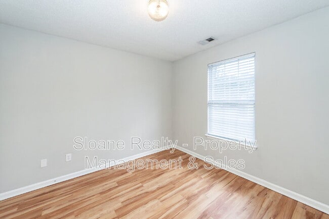 Building Photo - 1343 Pinnacle Ln
