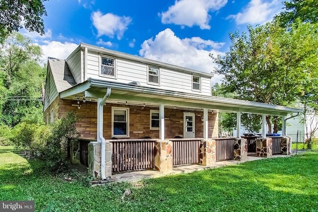 Building Photo - 6641 Barrett Rd