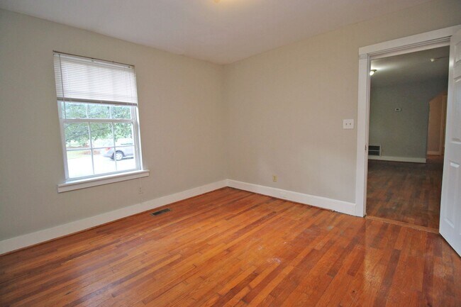 Building Photo - 1141 Virginia St