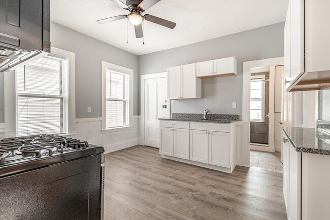 Building Photo - 49 Harrison St