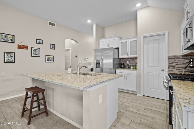 Building Photo - 12612 Don Norte St