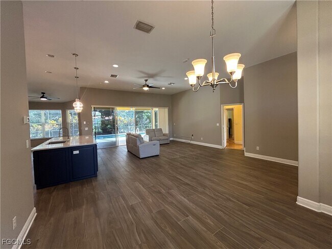 Building Photo - 9947 Colonial Walk N