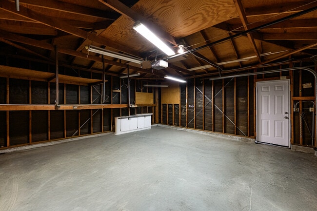Building Photo - Spacious 4BR 2BA Home in Prime Glendora