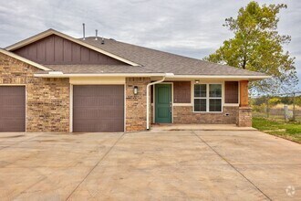 Building Photo - New Home Available June 1st!
