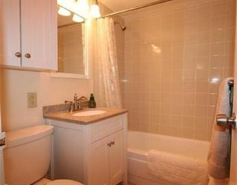 Building Photo - 9 Hawthorne Pl