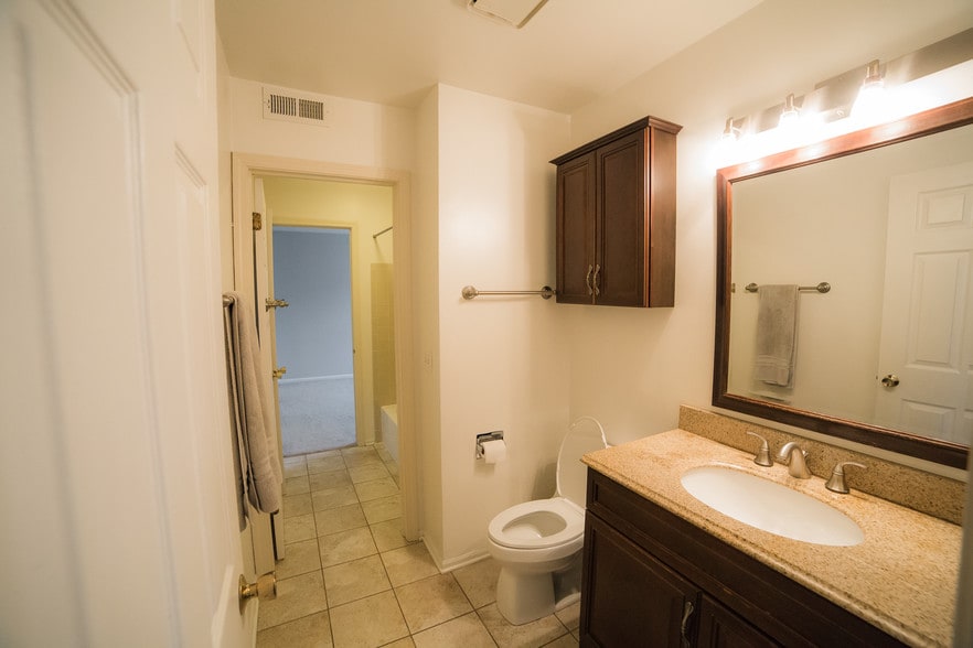 Bathroom - 1681A Vermont Dr