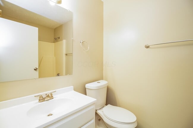 Building Photo - 2495 Willow View Ct