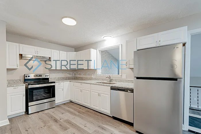 Building Photo - 2520 Stonehenge Dr