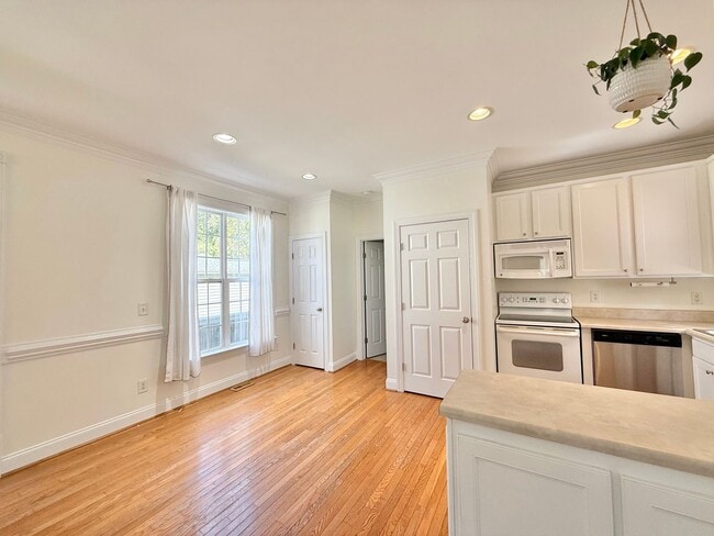 Building Photo - **OFFERING WAIVED APPLICATION FEES & $100 ...