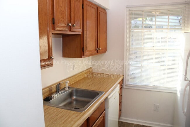 Building Photo - 44 Lucinda Ct