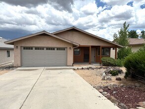 Building Photo - Nice home in Cliff Rose