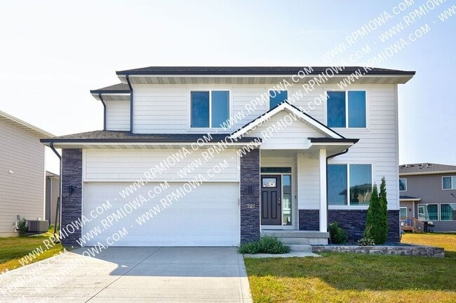 Primary Photo - 670 SE Drumlin Dr