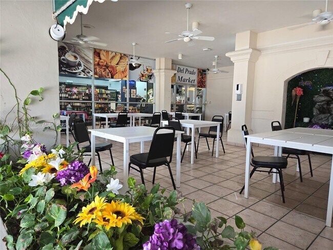 Building Photo - 18031 Biscayne Blvd