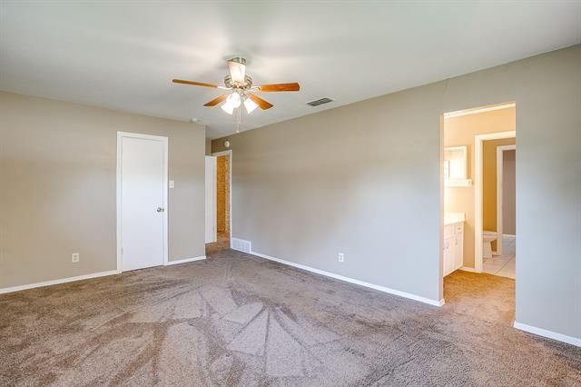 Building Photo - 1060 S Burleson Blvd