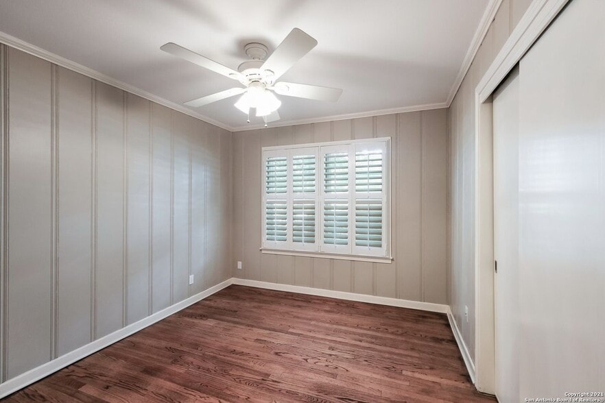 Building Photo - 255 Millwood Ln