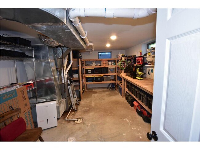 Building Photo - 120 8th Ave E