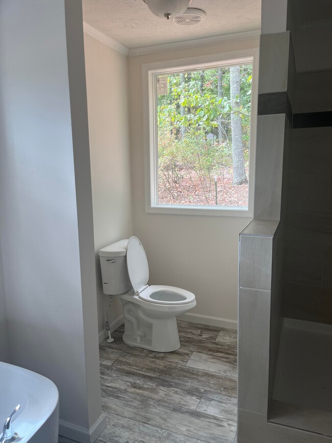 Master Bathroom - 4037 Tower Rd