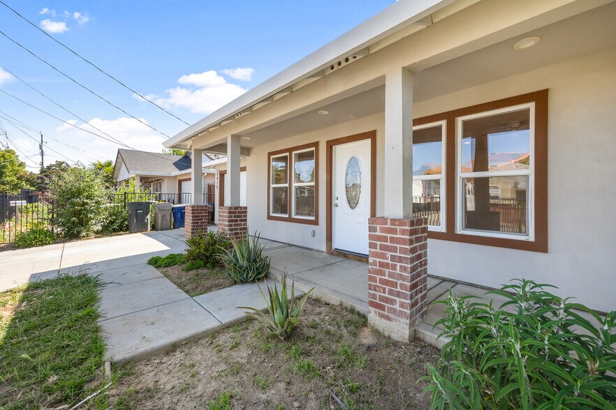 Building Photo - 3910 San Carlos Way