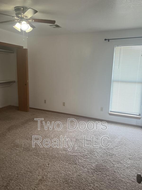 Building Photo - 2204 Shadowridge Dr