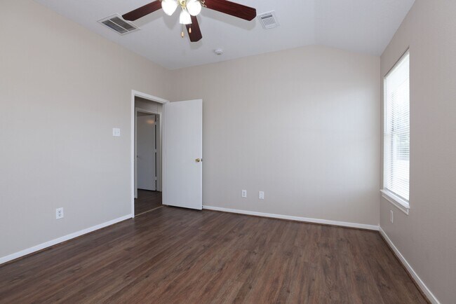 Building Photo - 15422 Ferness Ln