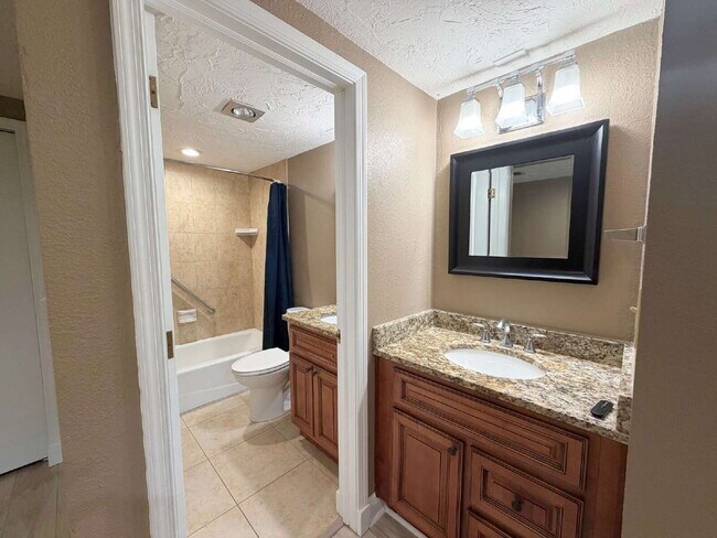 Building Photo - "Spacious 2-Bed, 2-Bath Condo Retreat in Innisbrook Community – 1210 Sq Ft of Comfort at 36750 US...