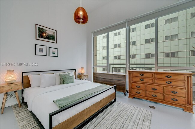 Building Photo - 253 NE 2nd St