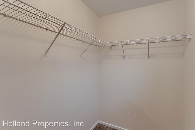 Building Photo - 3 br, 3 bath House - 2155 NE Cadbury Ave