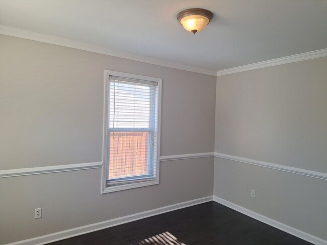 Building Photo - Fantastic Three Bedroom Home in Lexington!